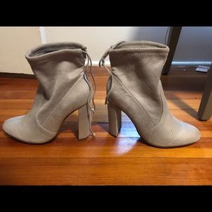 Size 7 boots from forever 21